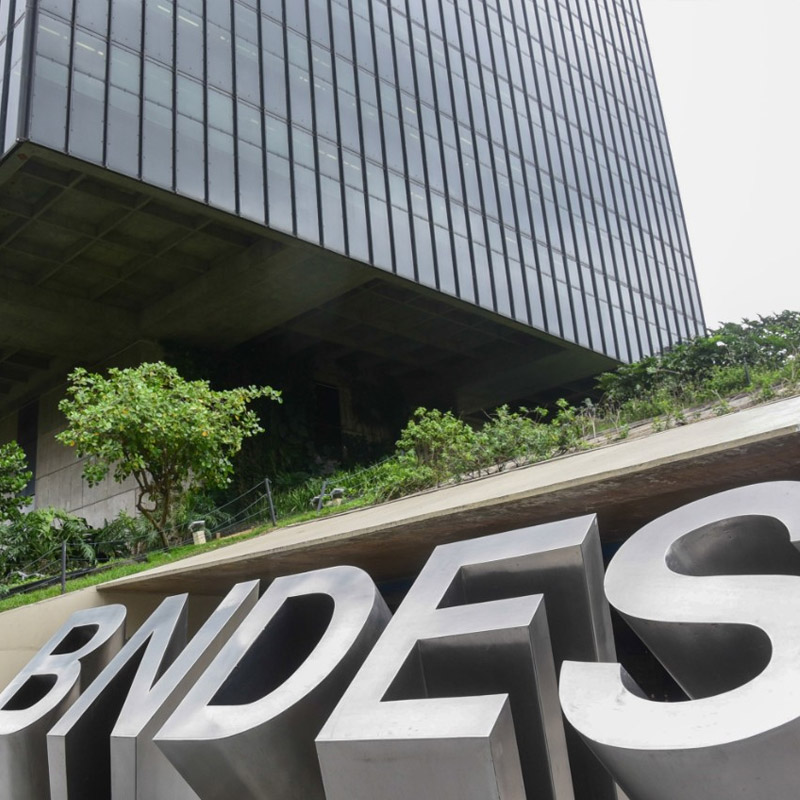 Presidente do BNDES se reúne com setor têxtil e de confecção